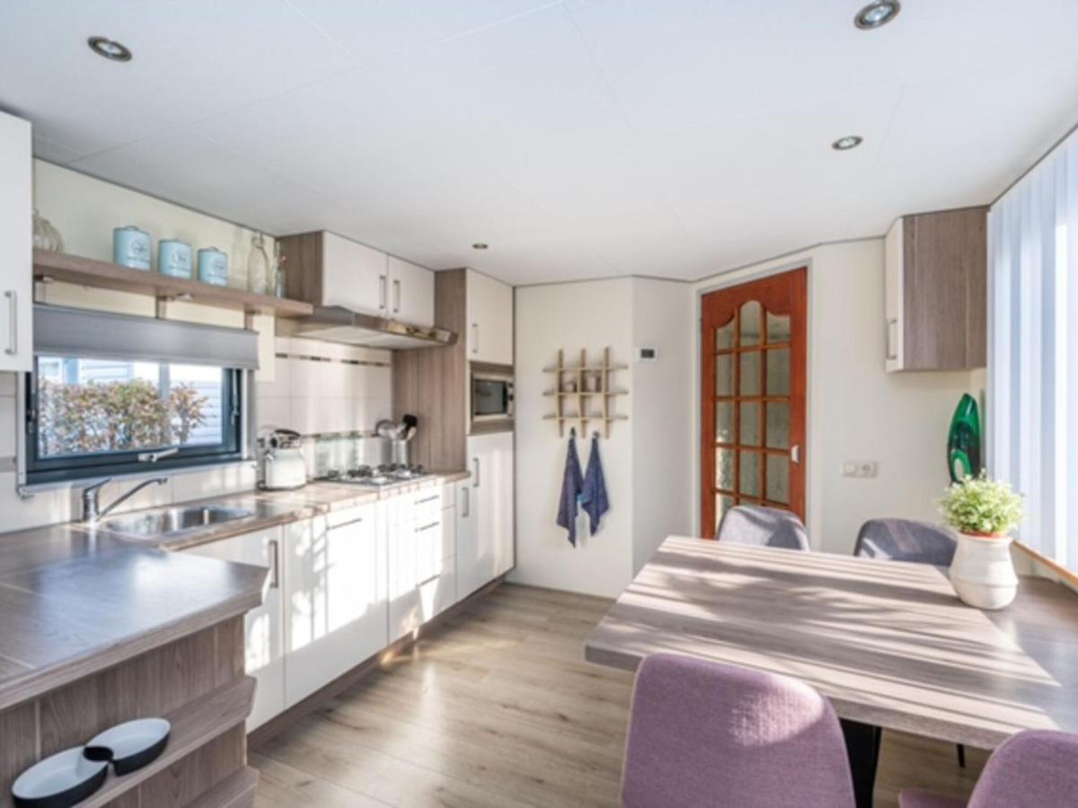 Chalet Sea Rocks With View And Garden Goedereede Exterior photo
