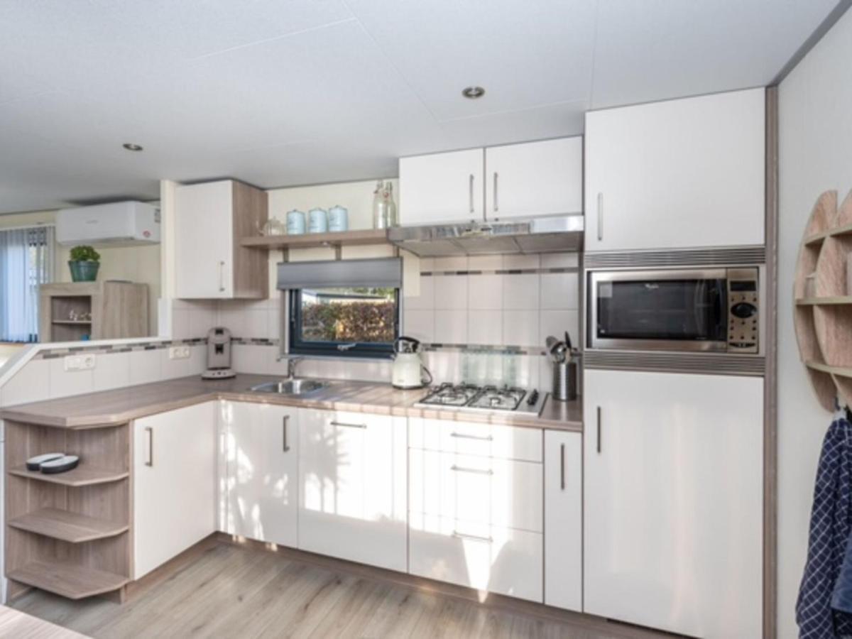 Chalet Sea Rocks With View And Garden Goedereede Exterior photo
