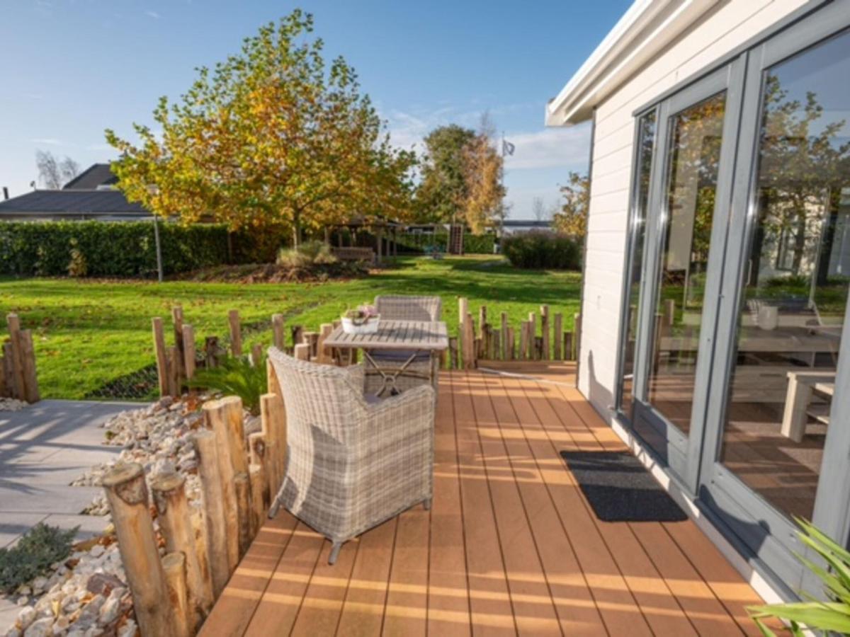 Chalet Sea Rocks With View And Garden Goedereede Exterior photo